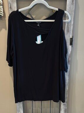 Black Women's Top by Hawthorne 41